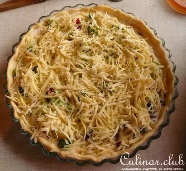Пирог с курицей и брокколи