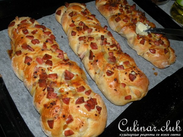 Пикантные косички с сосисками