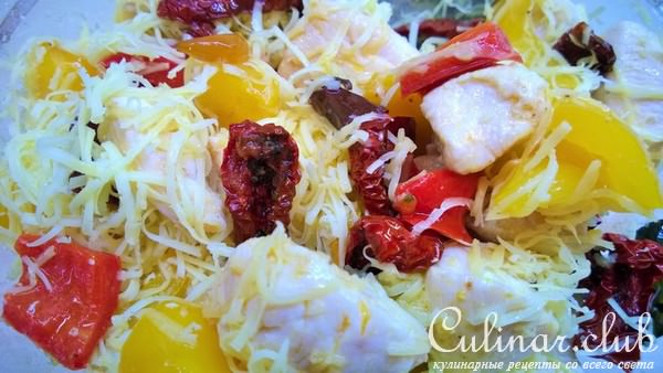 Киш с курицей, перцем и вялеными томатами