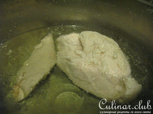 Лоранский пирог с курицей, грибами и брокколи