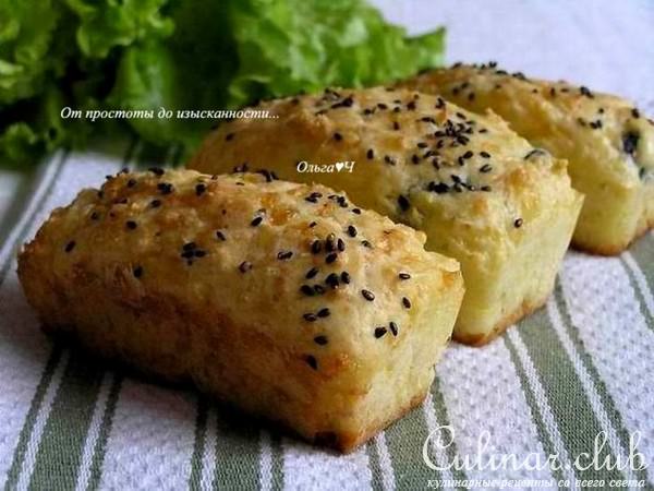Сырные булочки с маслинами и кунжутом