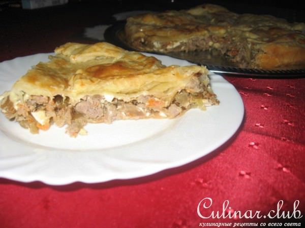 Пирог с капустой, фаршем и яйцом