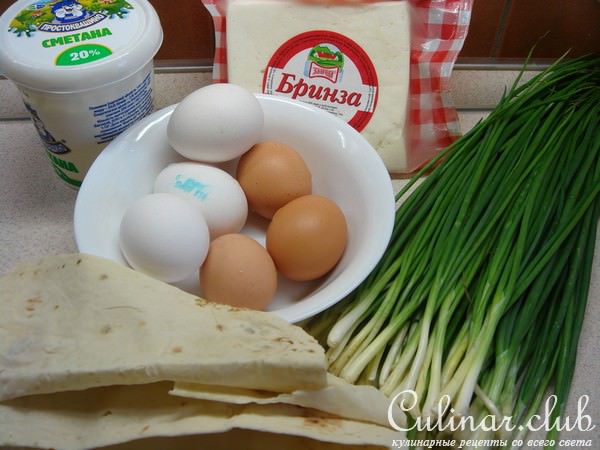 Низкокалорийный (ну почти:) ), полезный и очень простой пирожок с зеленым луком.