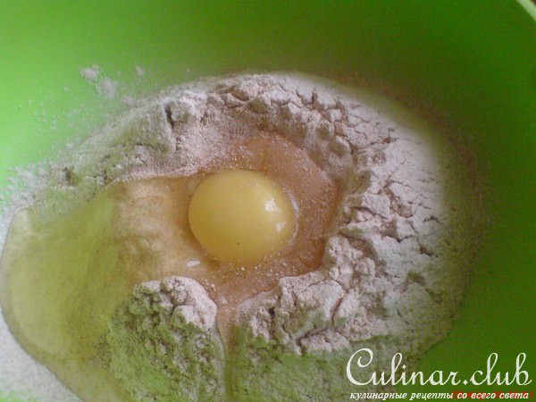 Мясной пирог с луком-пореем