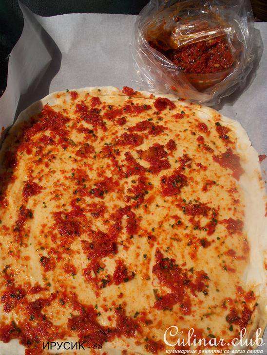 Fig and Prosciutto PIZZA / Пицца с инжиром и прошюто на без дрожжевом тесте "пяти минутка" Дуэль!