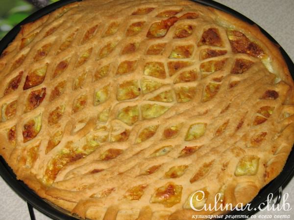 Пирог с сырно-кабачковой начинкой.