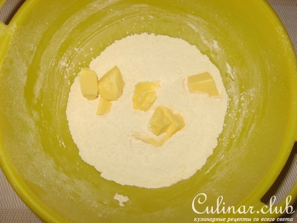 Скон с ветчиной и зеленым луком