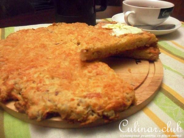 Пирог с сыром и беконом