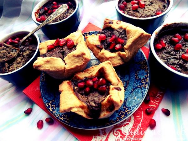 Печёночный паштет,запечённый в корзинках 