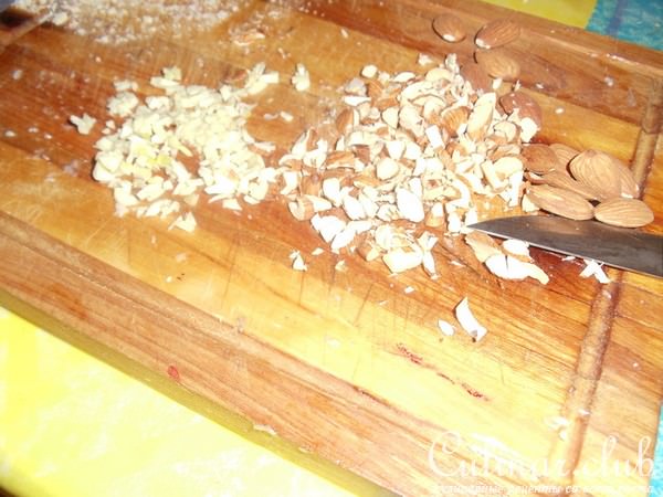 Мини пироги с луком пореем, курицей и сыром 