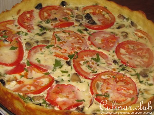 Киш с томатами и шампиньонами.