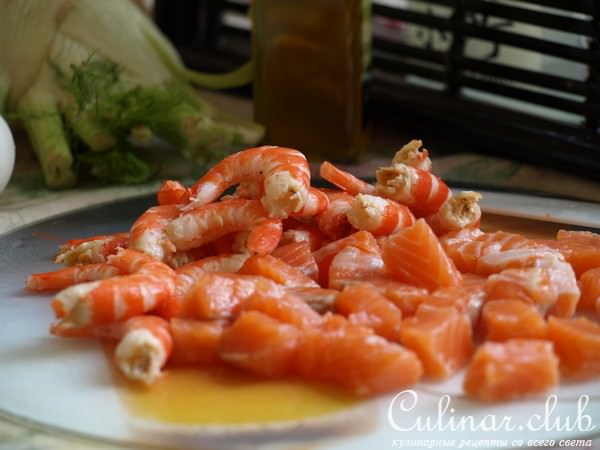 Киш с форелью, креветками и фенхелем