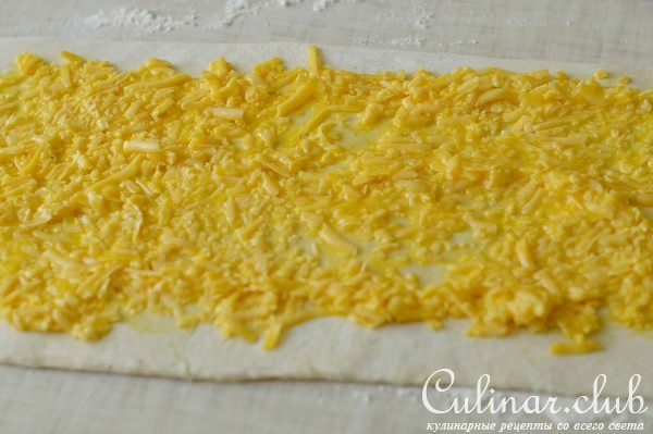 Пирог с сыром и курицей