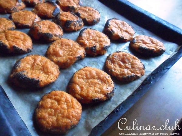 Сырное печенье с паприкой и маком