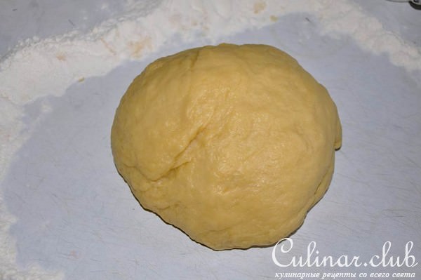 Рогалики со сгущенкой и орехами