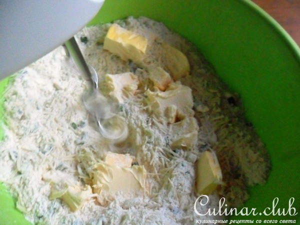 Сырное печенье с зелёным луком