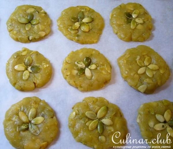 Печенье с розмарином и тыквенными семечками