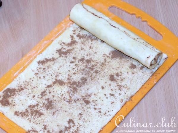 Творожное печенье-рулетики с какао и корицей