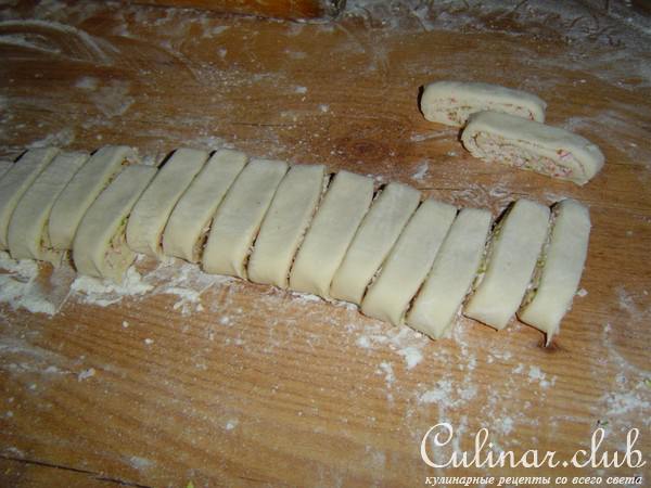 Печенье с фисташками и крабовыми палочками