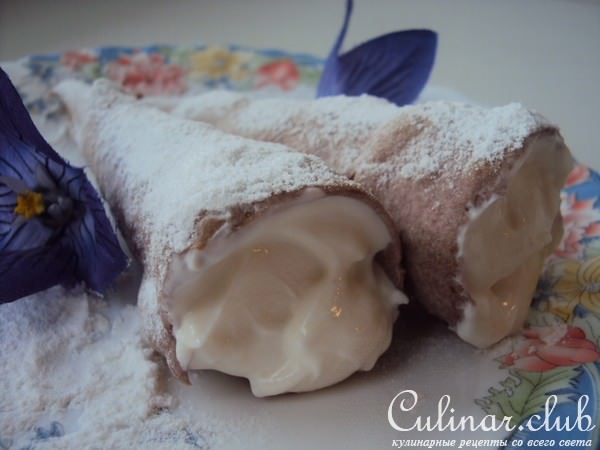 Трубочки с начинкой (Canutillos rellenos)
