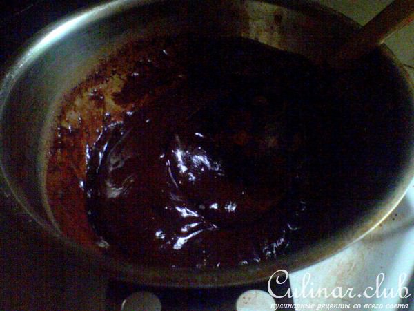 Рулетики слоеные с начинкой из чёрного и белого шоколада