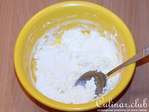 Творожное печенье-рулетики с какао и корицей