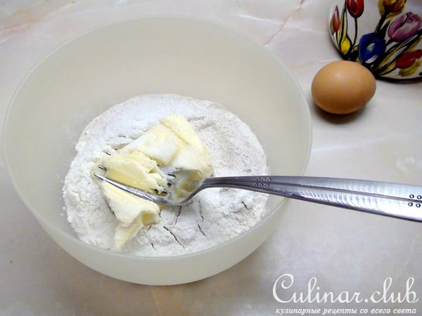 Крекер пикантный, с соевым соусом и сахарной корочкой.