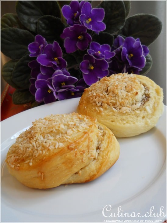 Скандинавские булочки с корицей, кардамоном и кокосом.