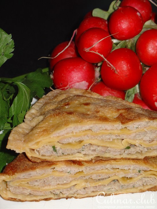 Мясные уголки или Слоёные чебуреки.