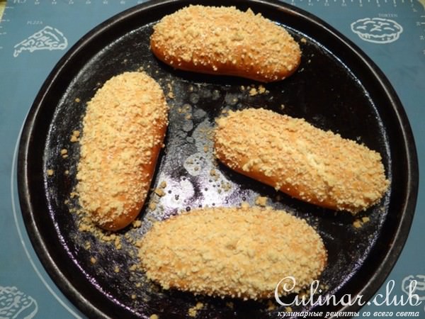 Булочки со штрейзелем и черничным кремом