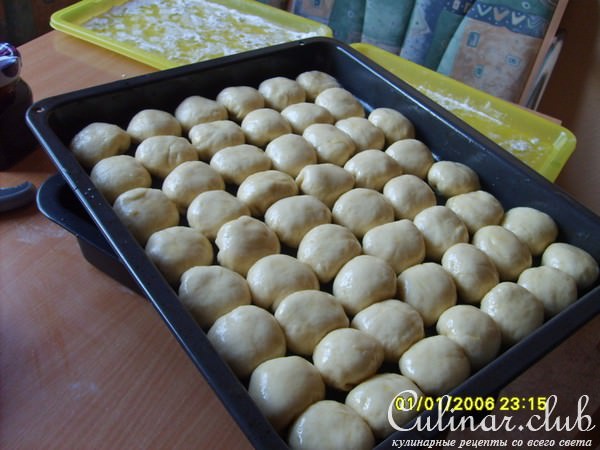 булочка с начинкой