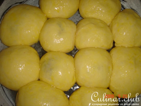 Булочки с вишней