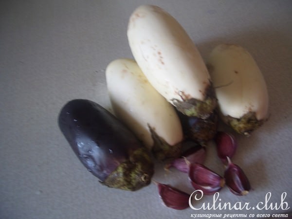 Круглые пирожки с баклажанами и курицей