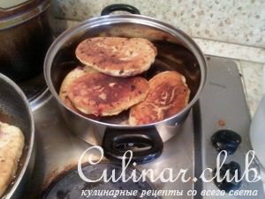 Пирожки с вишней (жареные)