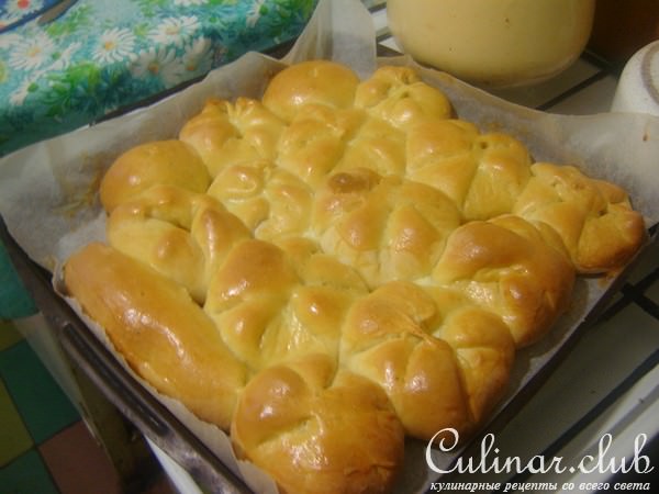 Сдобные булочки "Визит" с курагой 