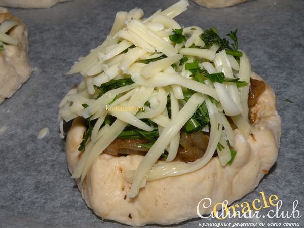 Луковые булочки с остринкой под сырной корочкой. Булочки Чиполлино. 