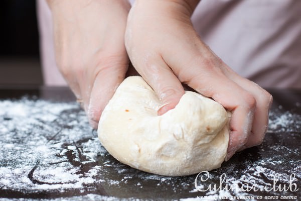 Ватрушки Розочки с малиновым джемом и творогом