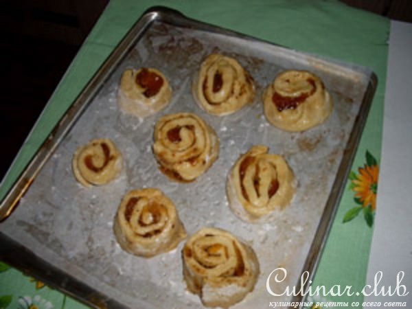Булочки с вареньем и орехами (вариант)