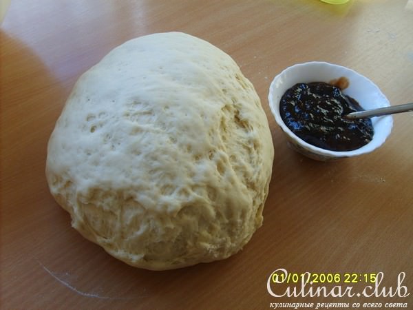 булочка с начинкой