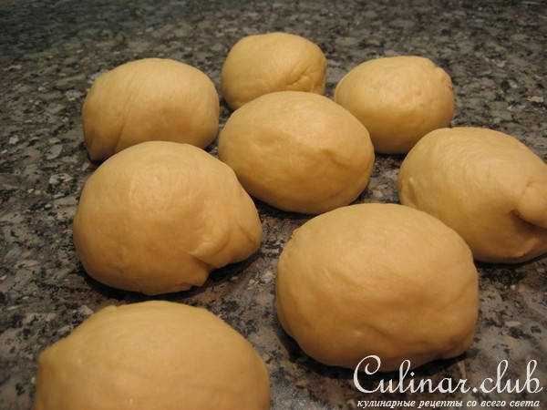 Слоеные булочки с сыром