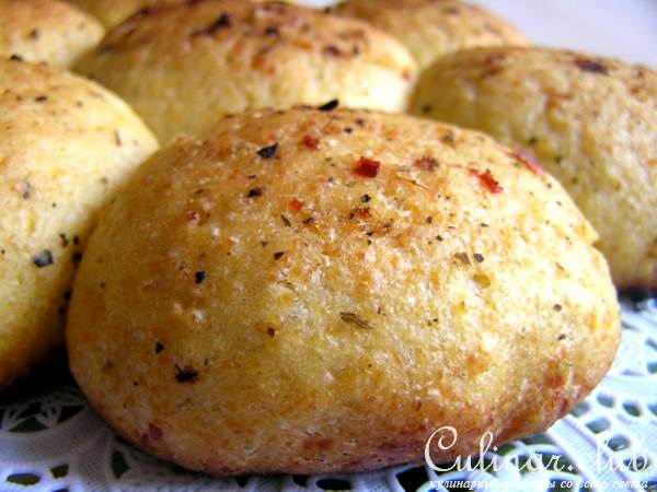 Гороховые булочки с оливковым маслом и травами