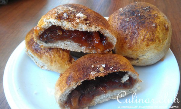 Булочки с яблочным повидлом и корицей