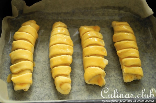 Сдобные булочки с грецкими орехами
