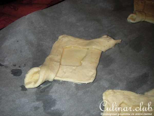 Быстрые слойки с орехами