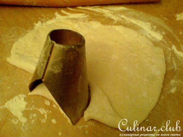 Жареные пирожки с зелёным луком и яйцом