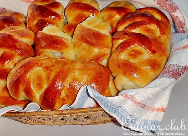 Пирожки с клубникой.