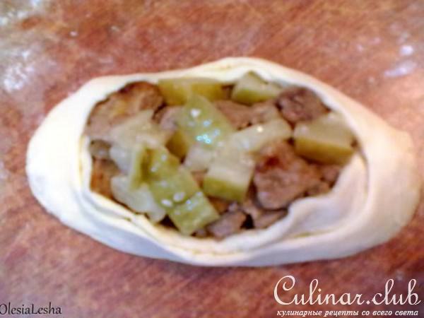 Лодочки из слоеного теста...с картофелем и мясом "По деревенски")))