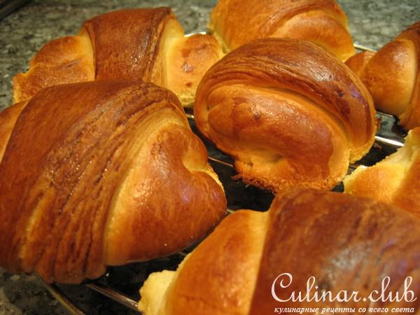 Слоеные булочки с сыром