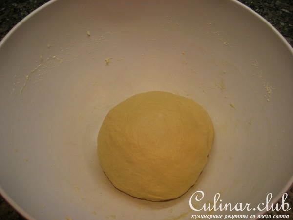 Слоеные булочки с сыром