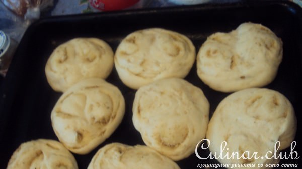 Плюшки с ореховой начинкой
